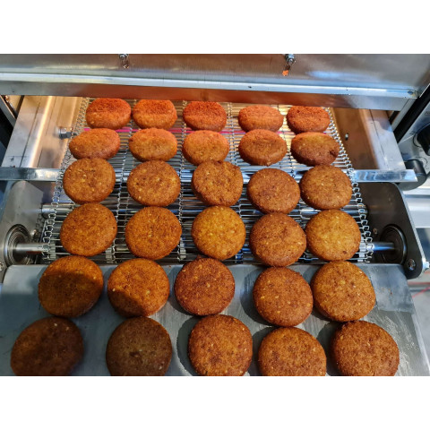 Forno compacto de cozedura contínua para falafel