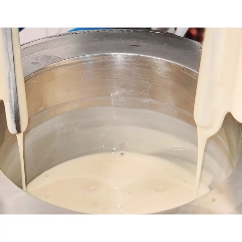Latte condensato da un complesso di produzione di latte in polvere