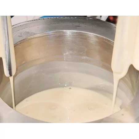 Kondensmilch aus dem Produktionskomplex für Milchpulver