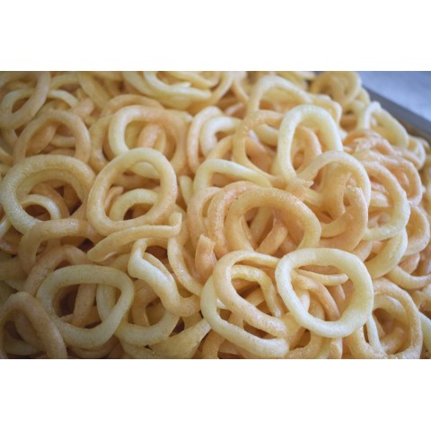 Making extruded snacks