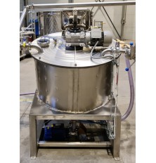 Vacuum crystallizer for making sweetened condensed milk