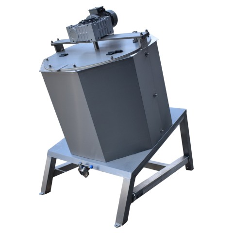 Tank met een mixer en een mantel voor de thermische drager