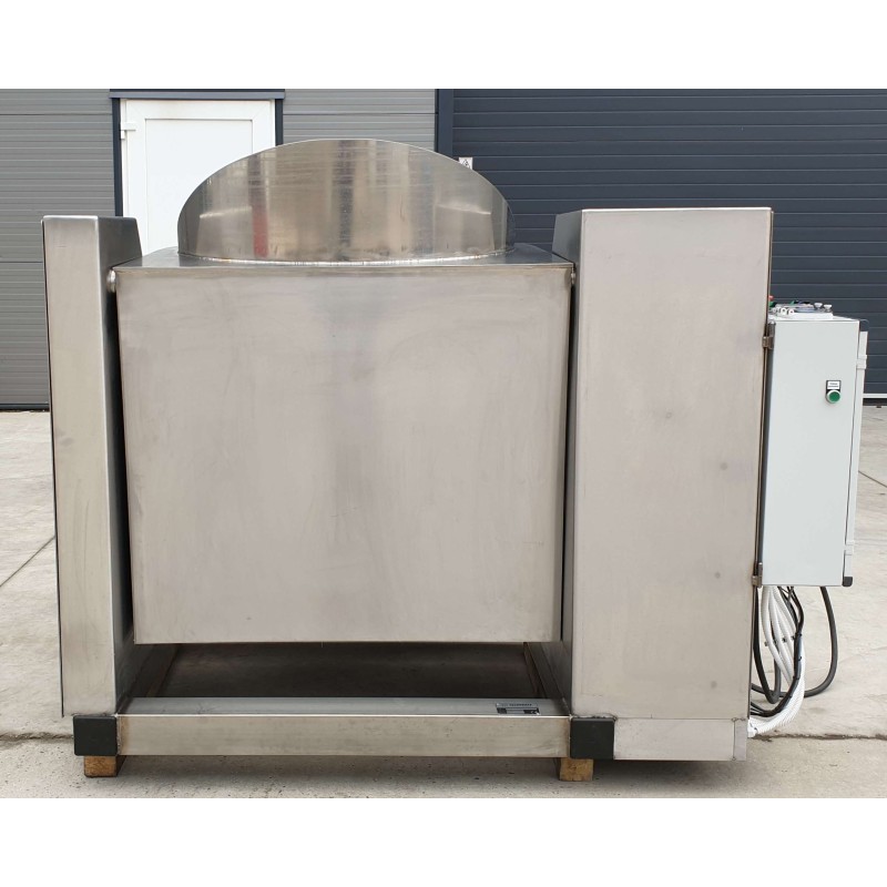 Cooking Kettle with a stirrer and tilt system