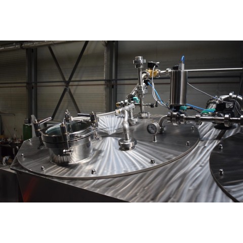 Double vacuum cooking system features 2x300L Double vacuum cooking system features 2x300L