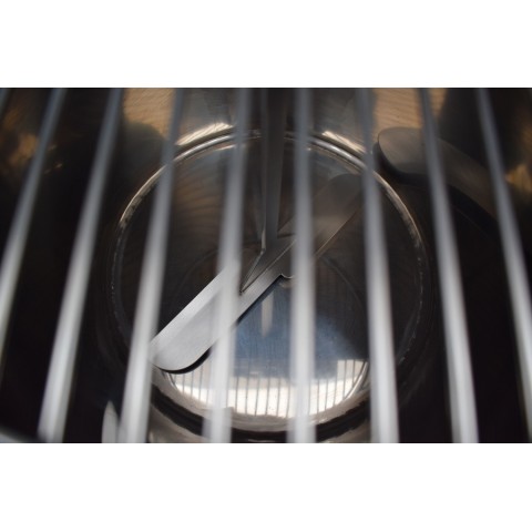 Milk pasteurizer with automatic stirrer