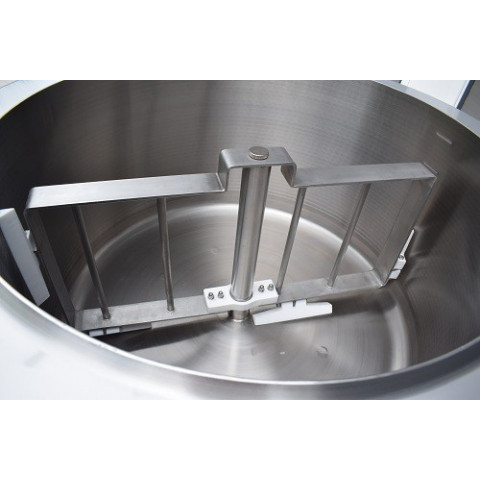 round cooking equipment with stirrer