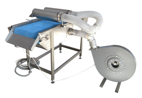 Compact continuous fryer with discharge conveyor