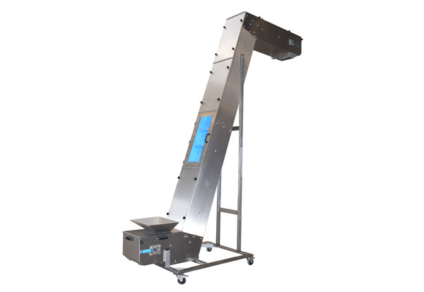 Food processing fryer with conveyor system