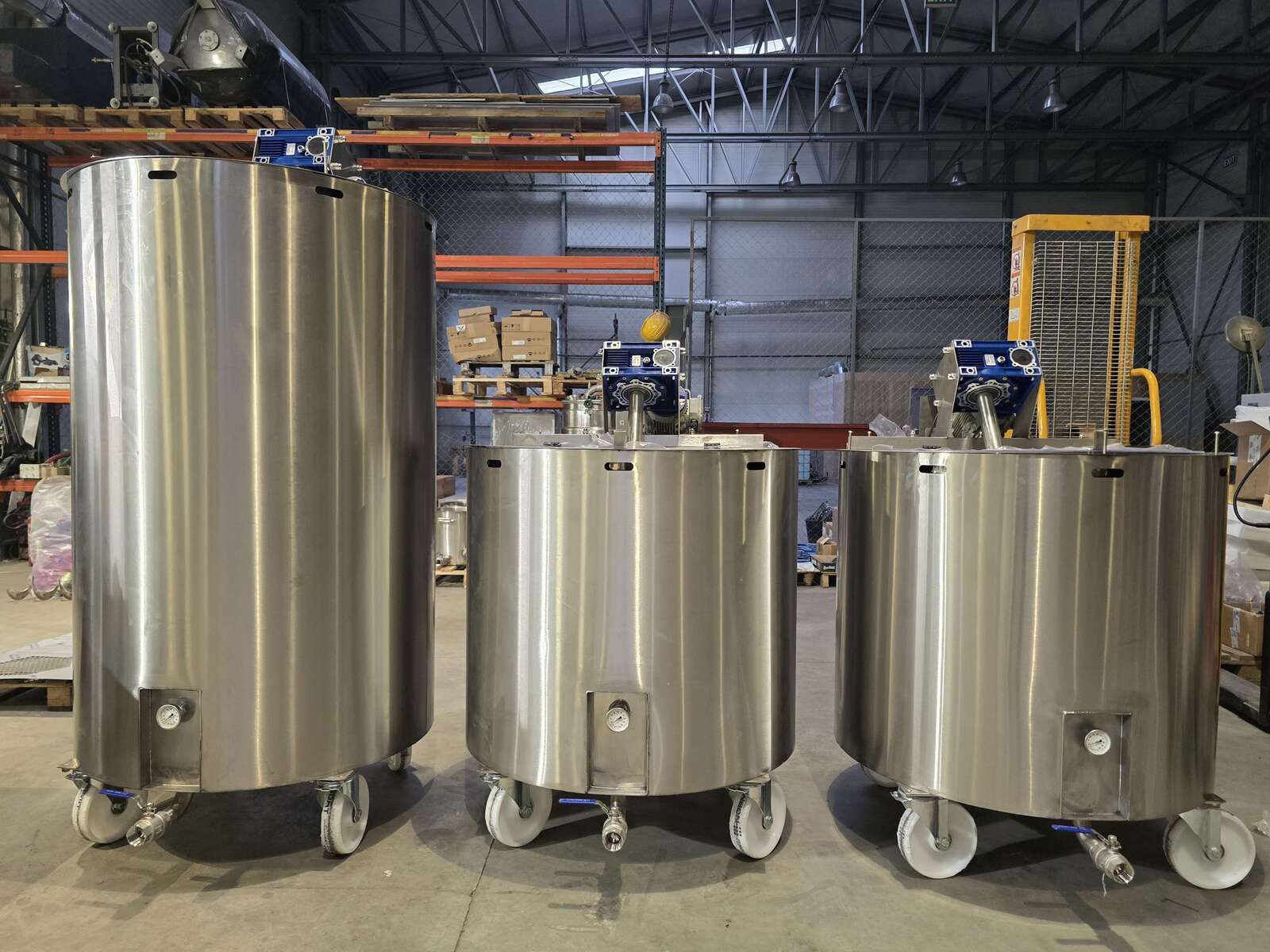 Honey homogenizers 500 and 1000 kg batches