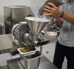 Produzione di pasta di pistacchio con un mulino colloidale